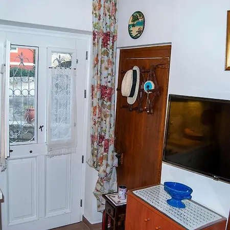 Апартаменты Yangos Traditional Kouramades